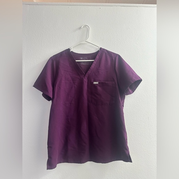 FIGS Scrub Top - Picture 1 of 4